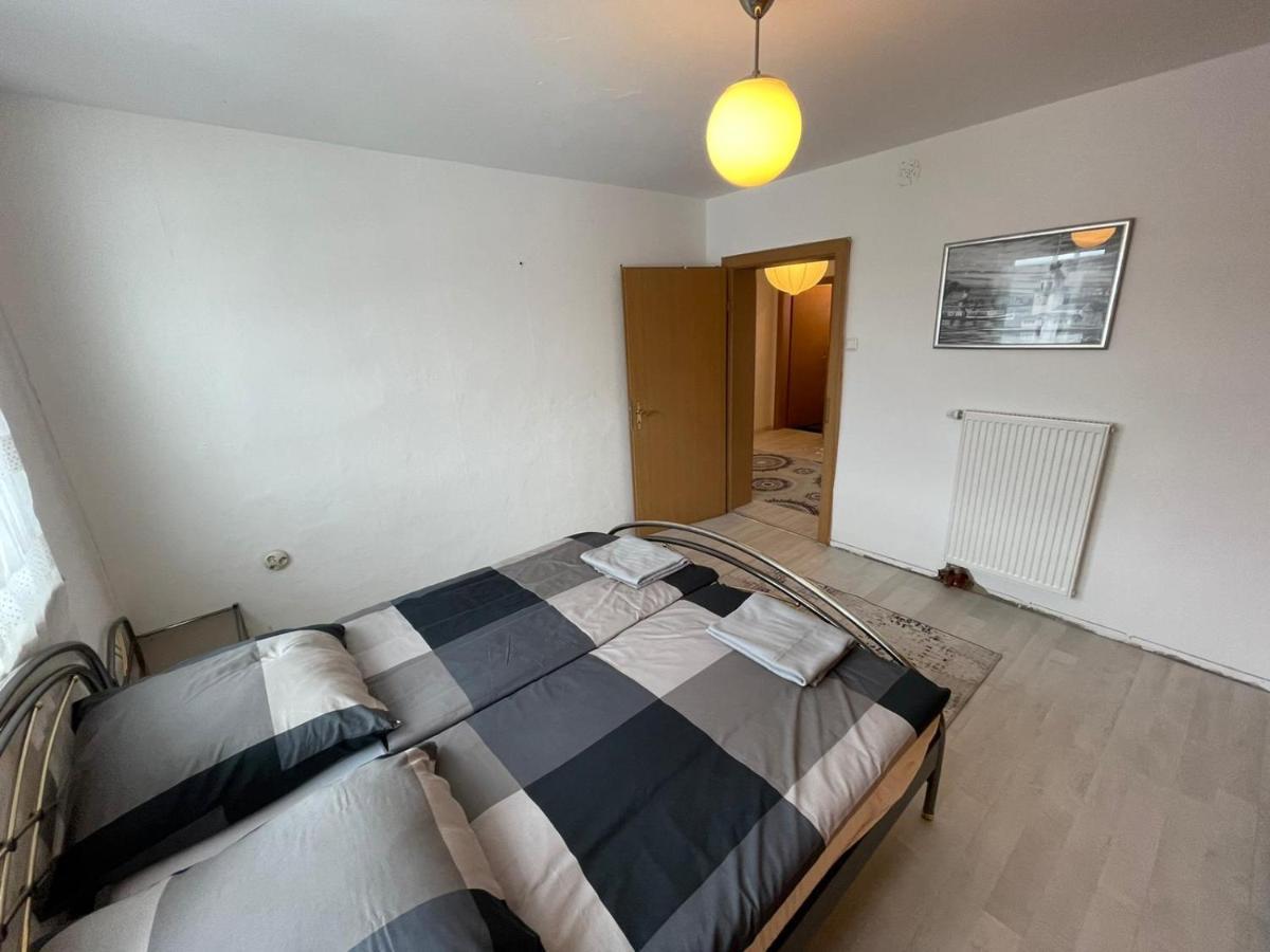 Guntia Apartment Mit Grossem Garten Γκούνζμπουργκ Εξωτερικό φωτογραφία
