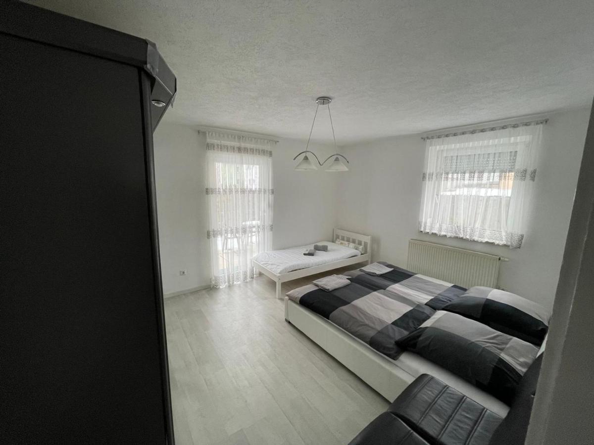 Guntia Apartment Mit Grossem Garten Γκούνζμπουργκ Εξωτερικό φωτογραφία